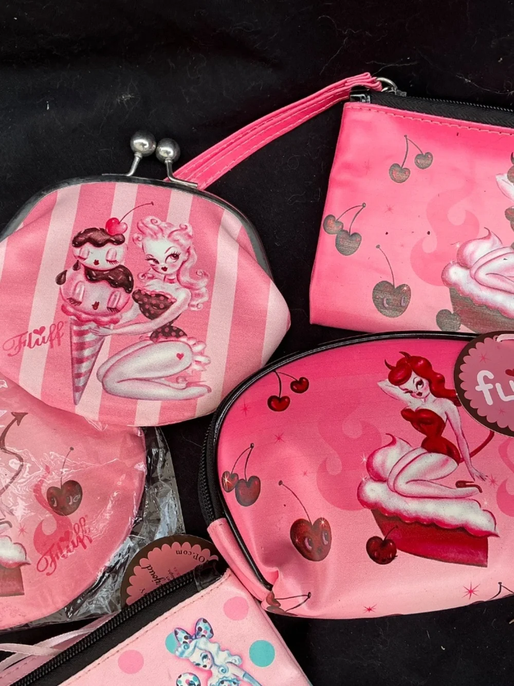 Assorted “Fluff” brand mini wallets - Picture 2 of 5